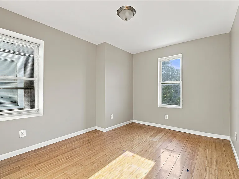 1551 N Allison St — Photo 13