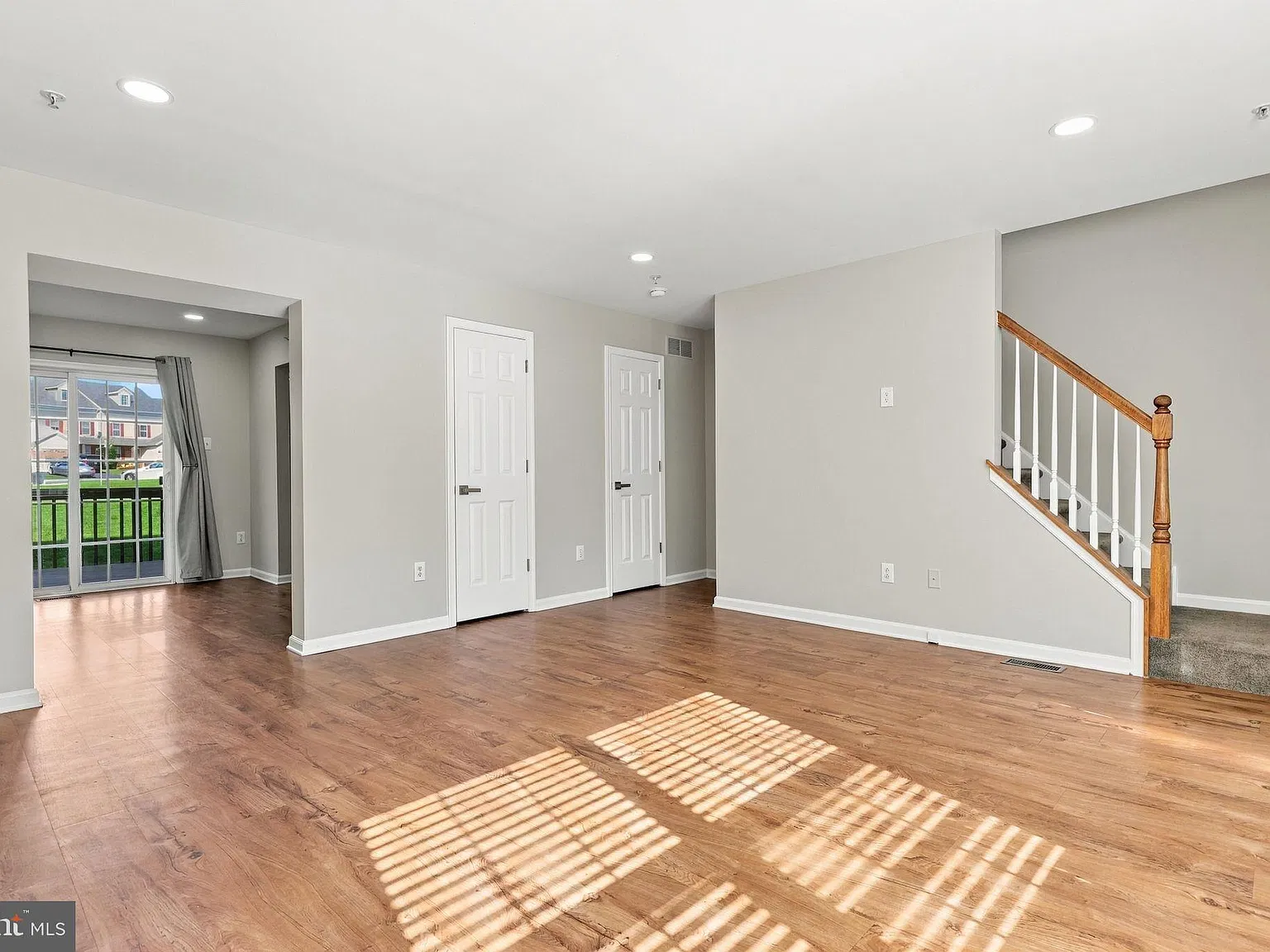 2 bed, 1.5 bath, 1500 sqft, $2,500 — Photo 3
