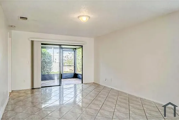 538 SW Tamworth St — Photo 7