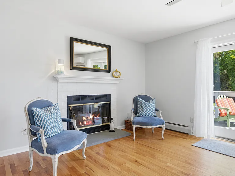 59 Peconic Ave — Photo 6