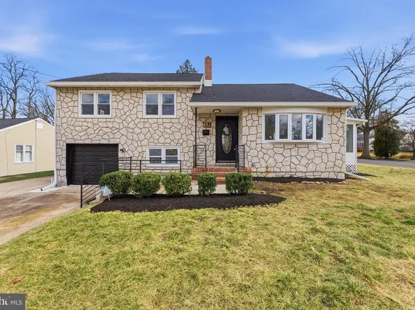 38 Tinker Dr, Mount Holly, NJ 08060