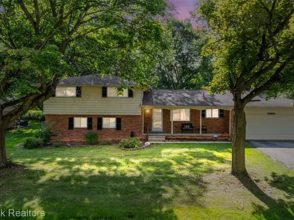 28839 Bannockburn St, Farmington Hills, MI 48334