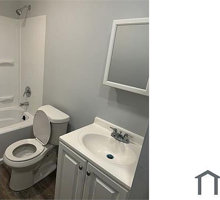 4th image of 17568 Lake Shore Blvd #10