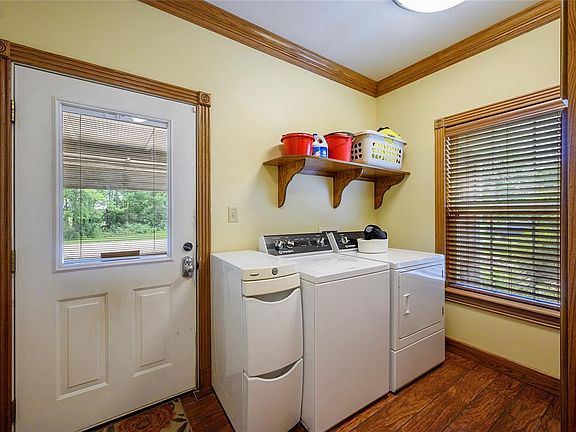 2nd image of 113 High Meadow Cir