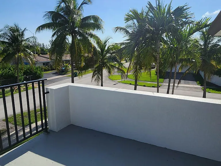 8852 SW 95th Ave — Photo 10