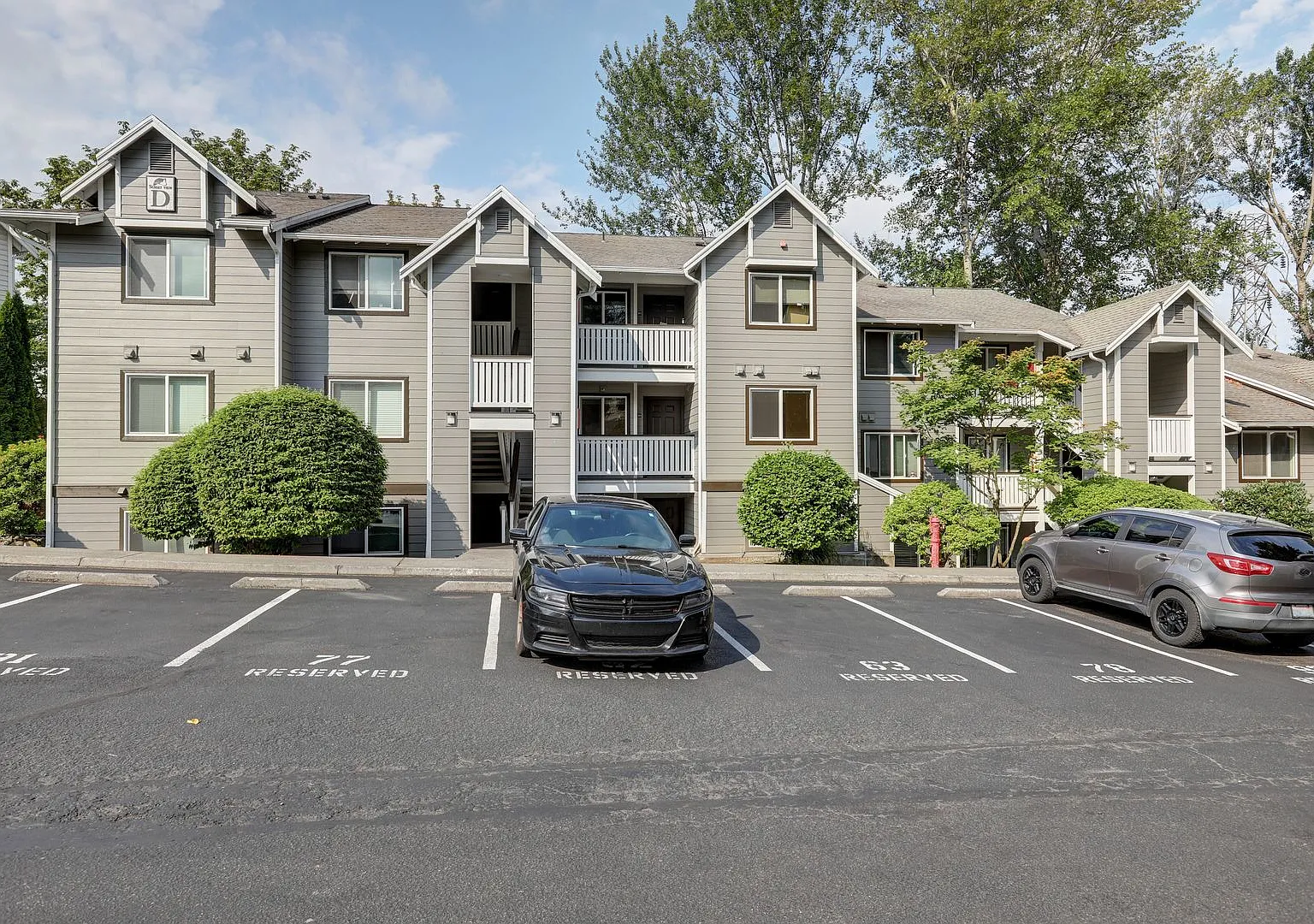 Beautiful 2 Bedroom/2 Bath Renton Condo, Great Location, W/S/G included!! — Photo 1