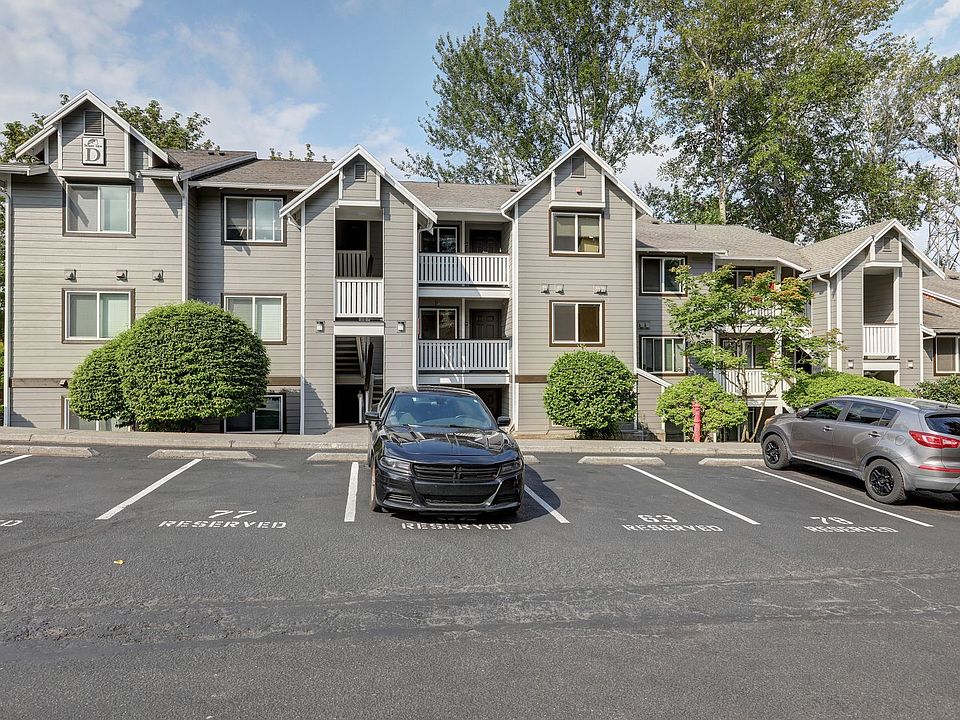 1st image of 901 Sunset Blvd NE APT D213