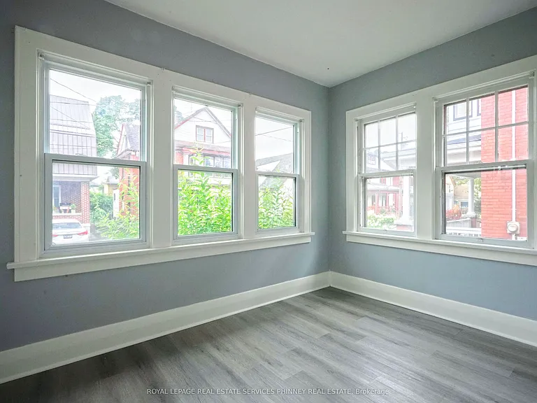 26 Avenue Pl — Photo 11