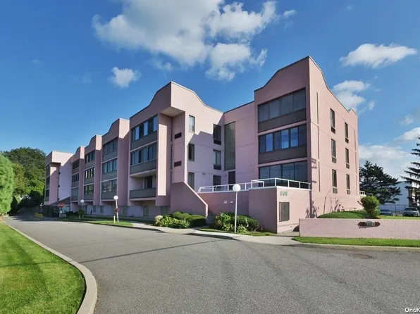 800 Willis Avenue #214, Albertson, NY 11507