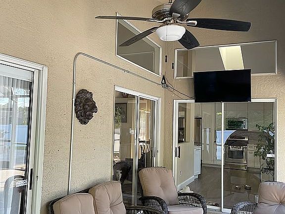 5th image of 679 Shrine Cir SE