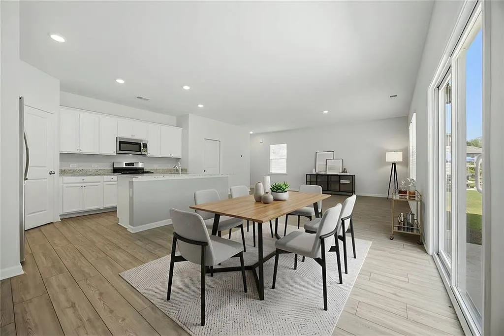 4 bed, 2.5 bath, 1875 sqft, $2,000 — Photo 3
