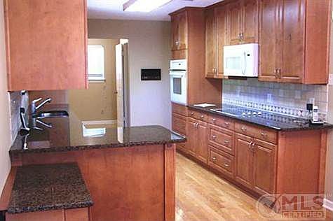 4th image of 6763 Whitman Ave