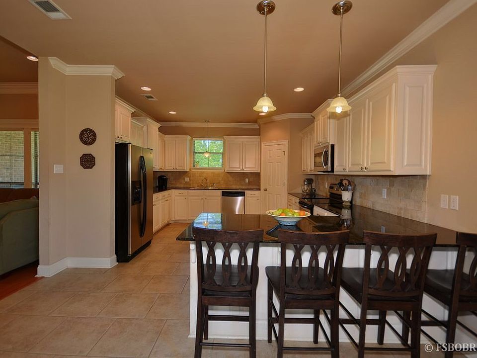 1st image of 58460 Village Ct