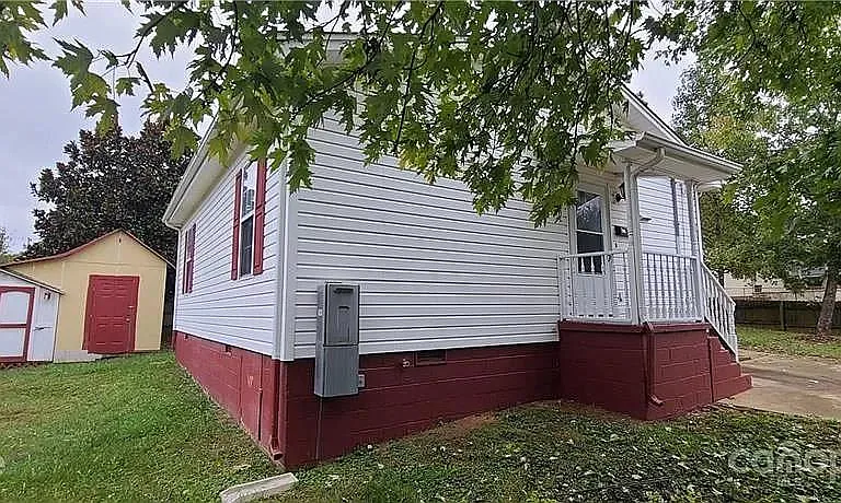 215 S Pasour St — Photo 4