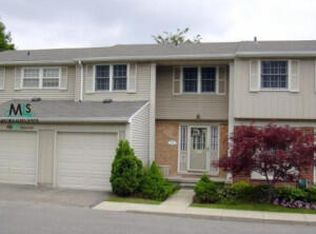 1462 Brentwood Dr, Troy, MI 48098