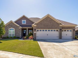 7632 Summerdawn Dr, Owens Cross Roads, AL 35763