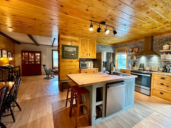 10 Watkins Avenue, Rutland City, VT 05701