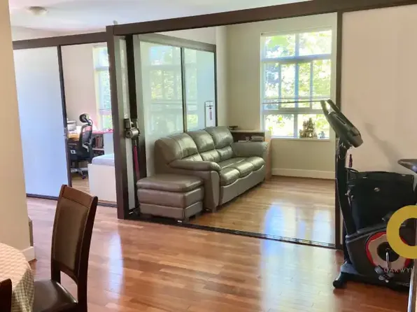 6279 Eagles Dr #317, Burnaby, BC V5E 1W8