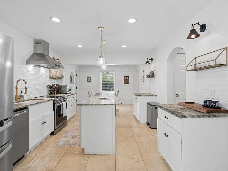 4036 Creekside Dr — Photo 14