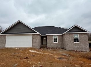 301 E Copper Leaf Dr, Siloam Springs, AR 72761