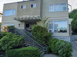 2440 54th Pl SW APT 8, Seattle, WA 98116
