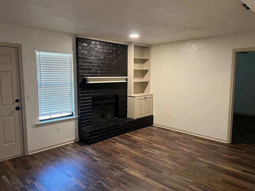3 bed, 2.0 bath, 1141 sqft, $1,350 — Photo 4