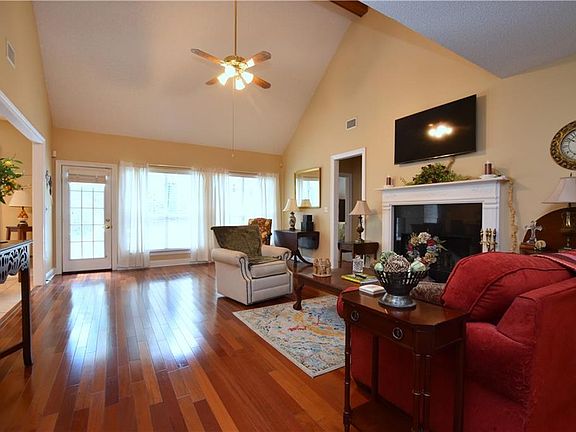 5th image of 105 Mayers Trce