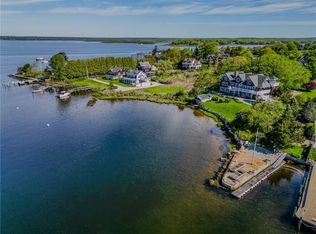 14 Pawcatuck Ave, Westerly, RI 02891