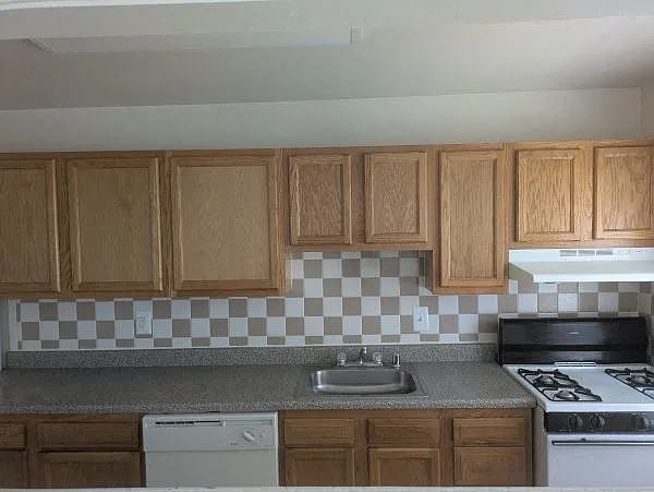 Aquahart Manor — Photo 52