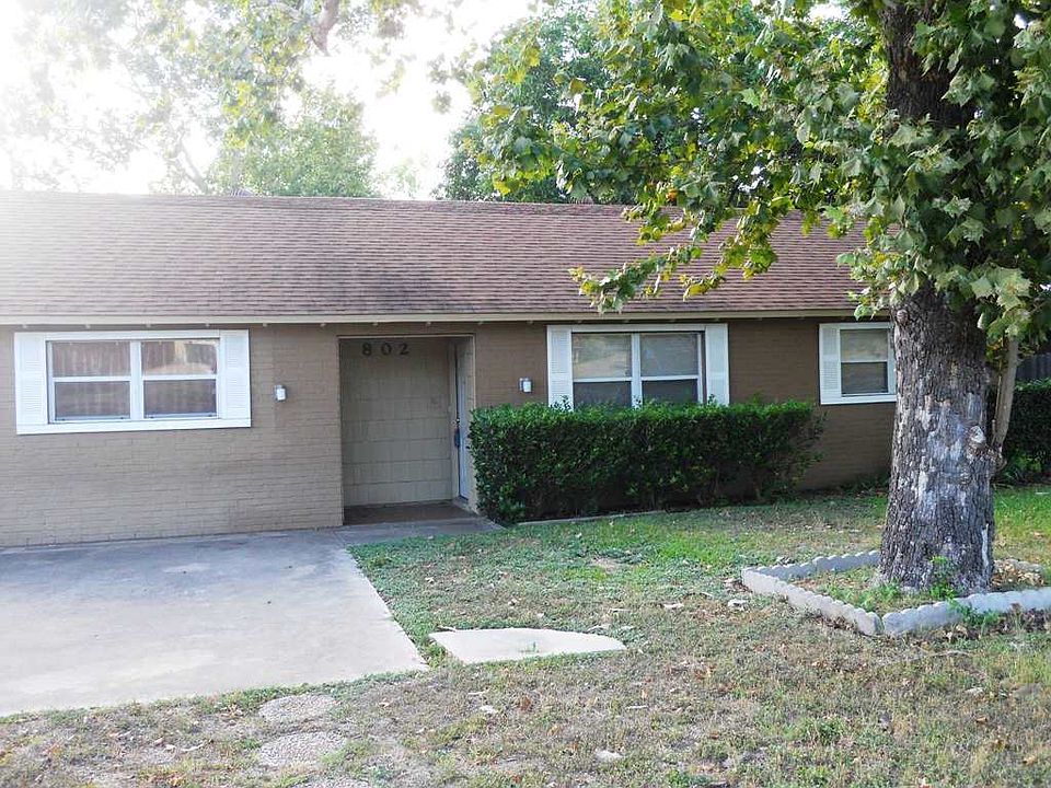 1st image of 802 Lewis Dr