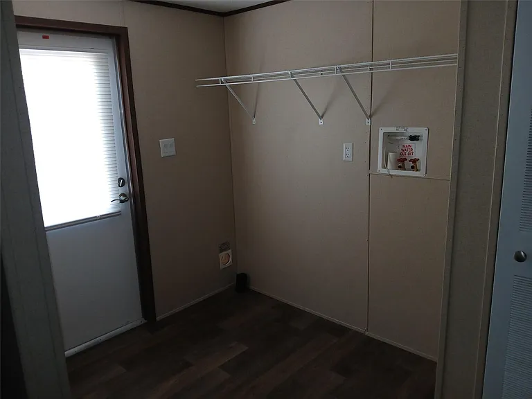 8717 FM 1115 #C — Photo 10