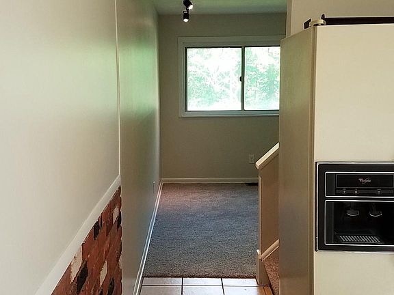 5th image of 4393 Fairway Dr #4