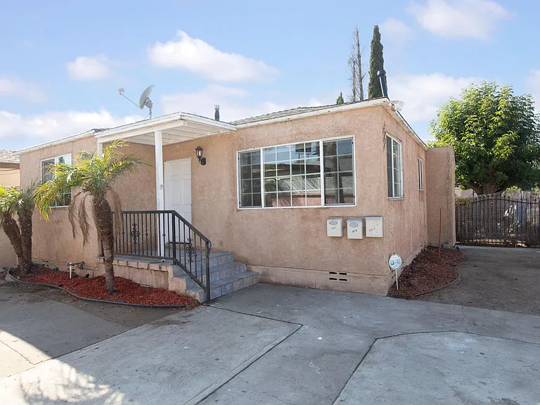 3317 L St — Photo 2