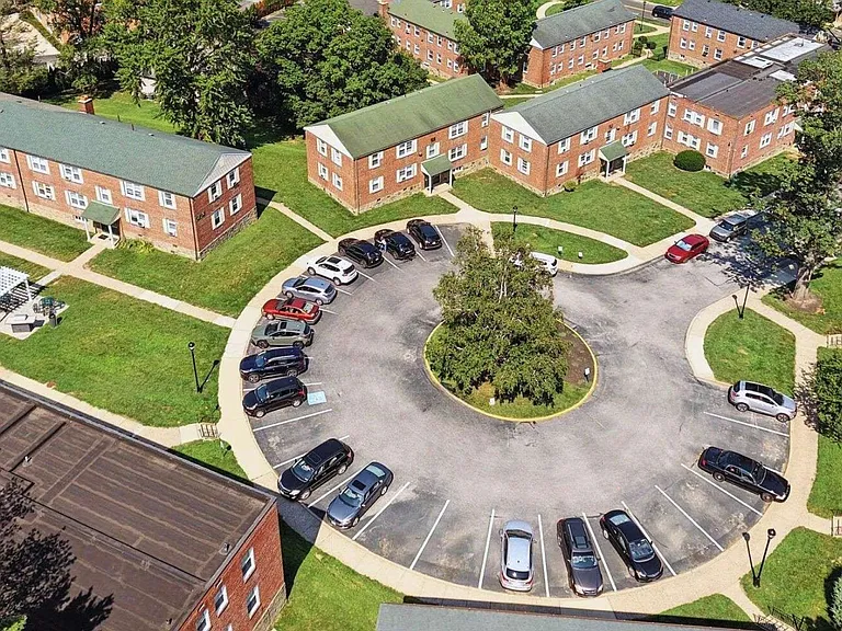 Jenkintown Gardens Apartments — Photo 9