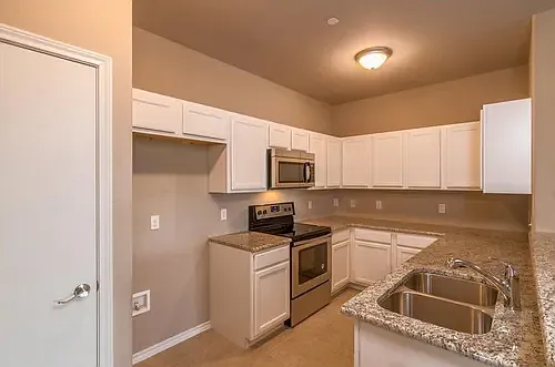 506 Hazelwood St #1 — Photo 12