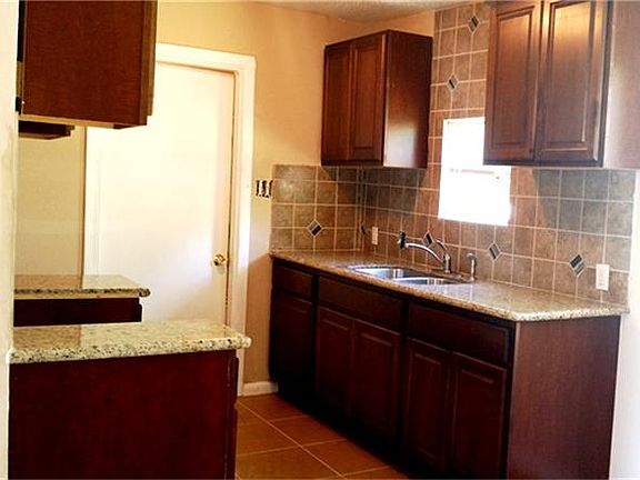 new custom cabinets and granite counter tops