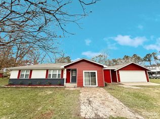 8 Piney Way, Angleton, TX 77515