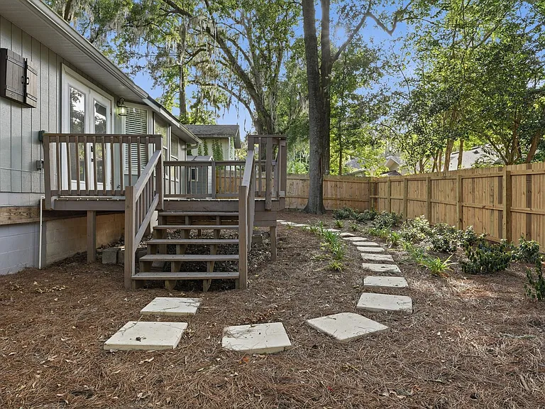 11238 NW 35th Ave — Photo 20