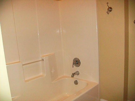 3rd image of 617 High St APT G
