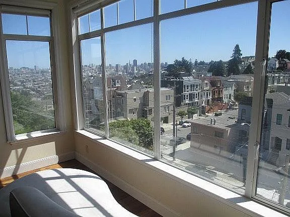 876 Castro St — Photo 2