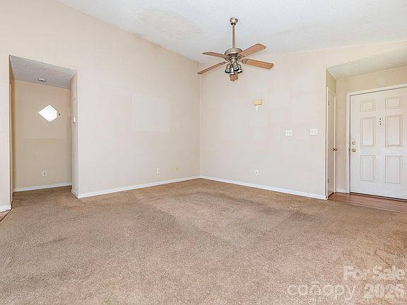 4th image of 3052 Rockingham Ct SW