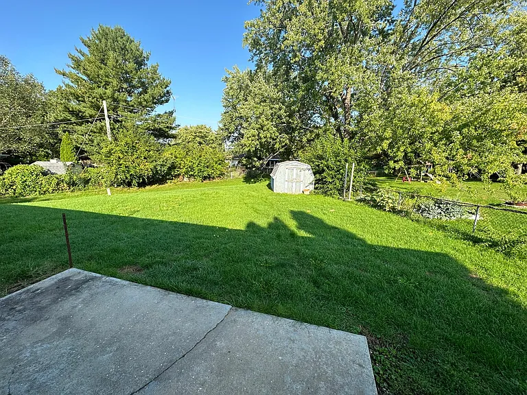 532 Poppy Dr — Photo 3