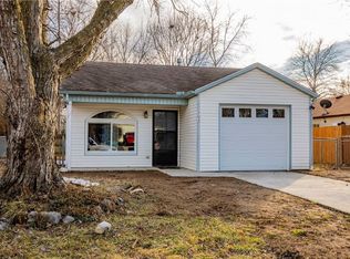 204 E Magnolia St, Rogers, AR 72756