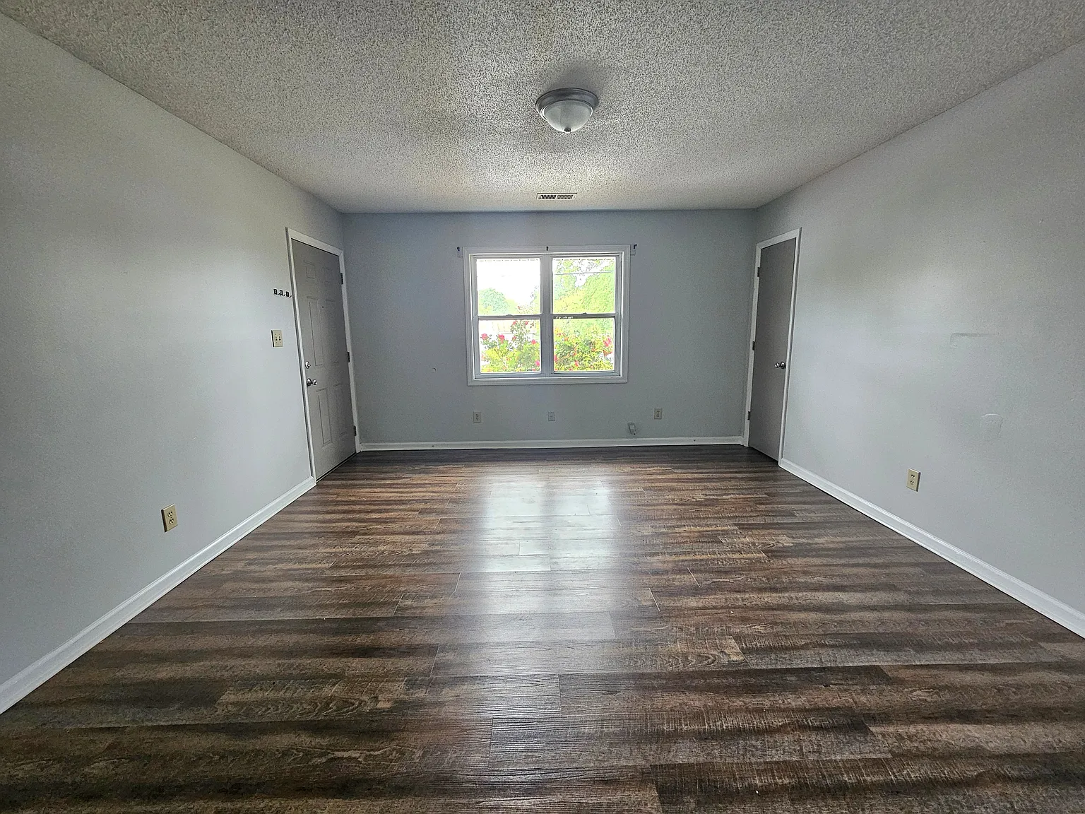 Delview Triplex (400 Delview Rd) (Vickie) - C — Photo 3