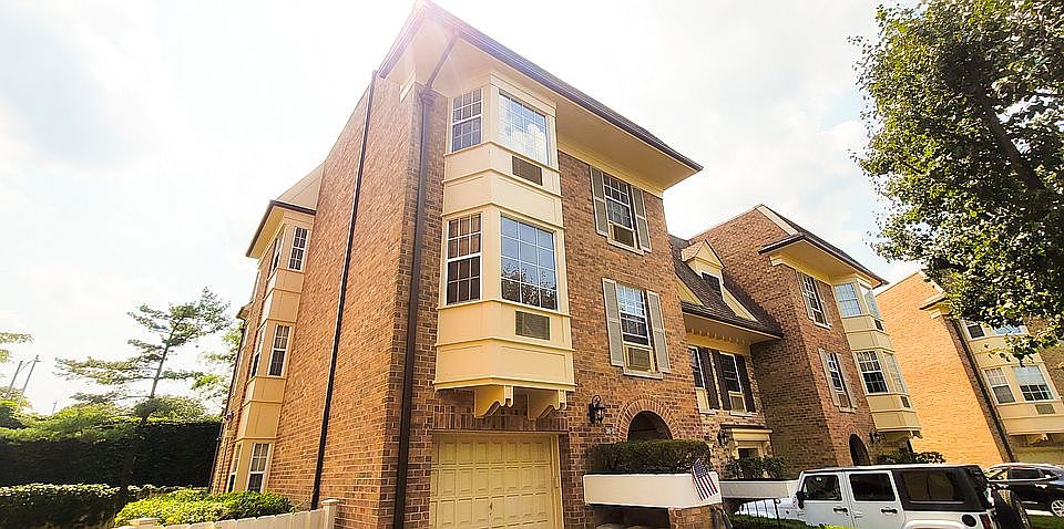 1st image of 205-52 Brian Cres #27U
