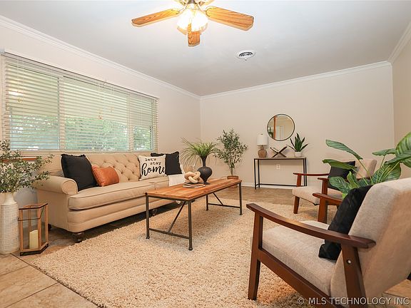 2nd image of 1017 W 15th St