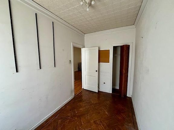 4th image of 3407 Avenue S