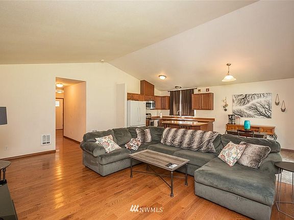 4th image of 8430 Aspen Ct SE