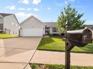 2159 Oakglen St, Imperial, MO 63052