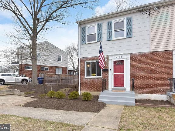 2nd image of 2260 Sweetbriar Dr